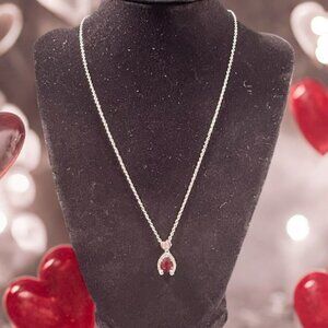 Stunning Necklace Red Horseshoe Pendant Sparkling 20" Elegant‎ Retro Romantic